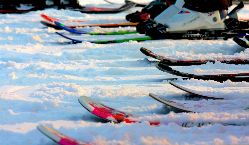 5 voordelen van het huren van skimateriaal vs. het meenemen van je eigen materiaal